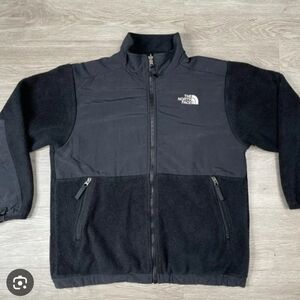 Size. L. The North Face Grirl's  Black Performance Jacket